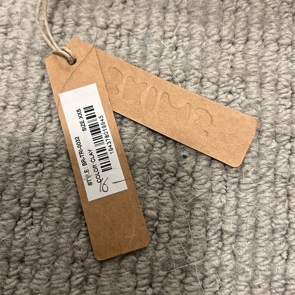 NWT Skims Triangle Bralette in color Clay - a perfect nude - Picture 5 of 5